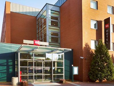 هتل ایبیز پزنان استار میاستو