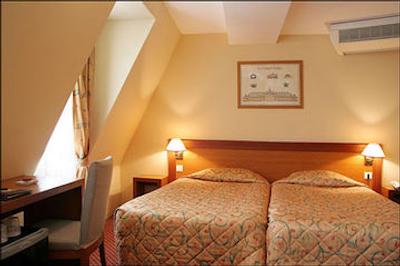 پاویلون لوور ریولی