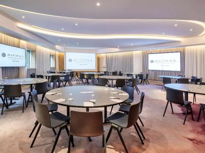 پولمن پاریس لا دفنس