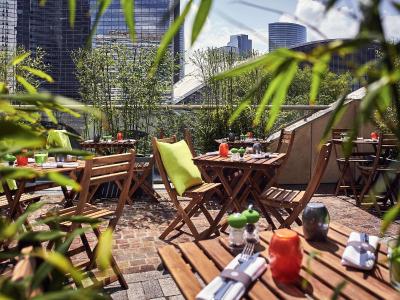 پولمن پاریس لا دفنس