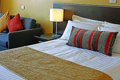 لنا اُف هبارت