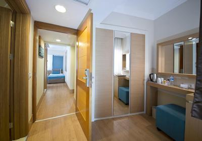 لیماک لیمرا هتل