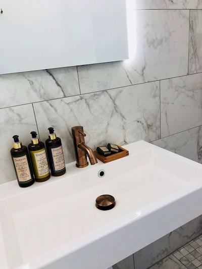 هتل کنتیننتال رلاکس اند اسپا بو سیناتور کالکشن