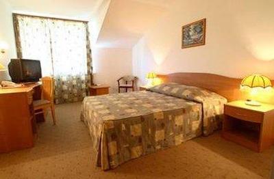 ازیموت هتل کسترما