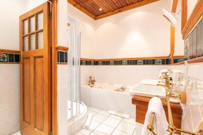 اورگرین مانر اند اسپا