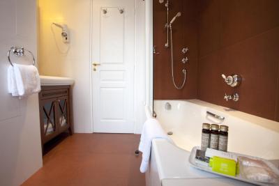 سراتل لوتیس