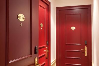 سراتل لوتیس