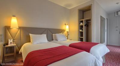 تیمهتل اپرا مادلین