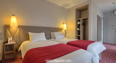 تیمهتل اپرا مادلین