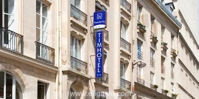 تیمهتل پالایس رویال