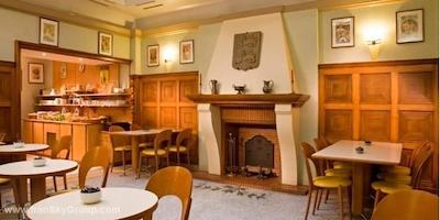 تیمهتل پالایس رویال