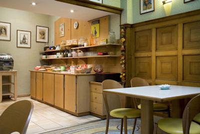 تیمهتل پالایس رویال