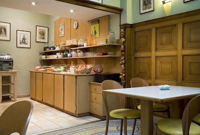 تیمهتل پالایس رویال