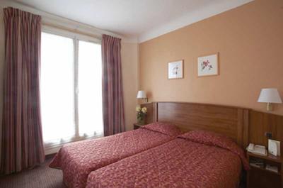 تیمهتل پالایس رویال