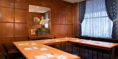 تیمهتل پالایس رویال