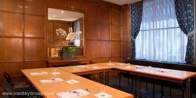 تیمهتل پالایس رویال