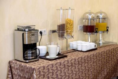 هتل آر ای نوسکی 44