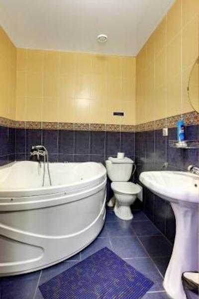 هتل آر ای نوسکی 44