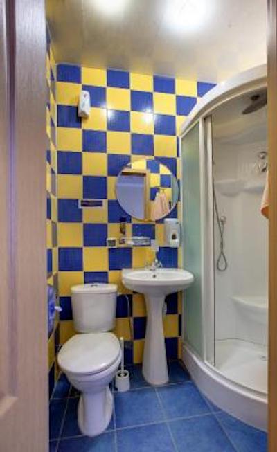 هتل آر ای نوسکی 44