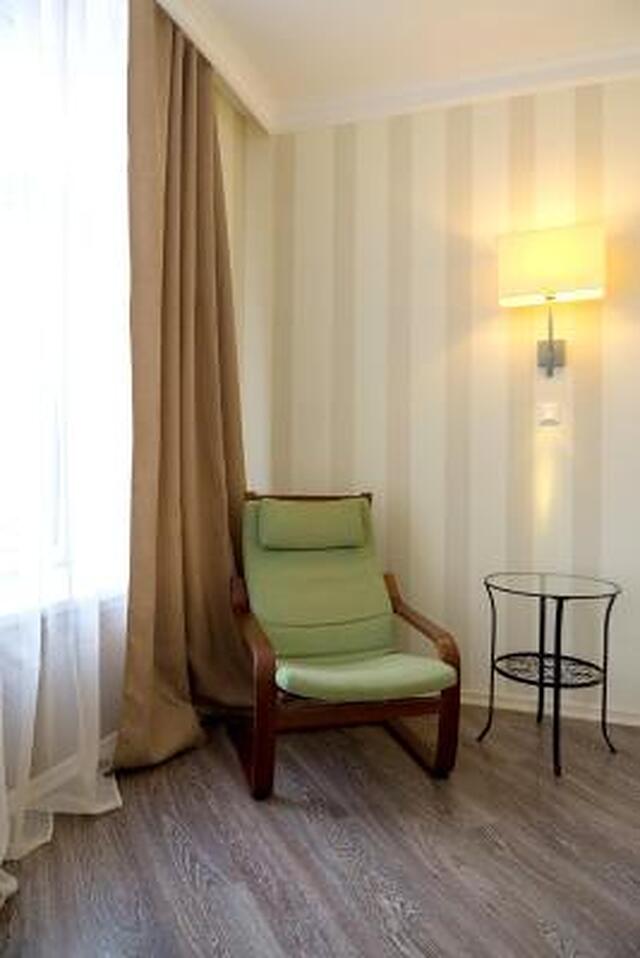 هتل آر ای نوسکی 44