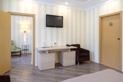 هتل آر ای نوسکی 44