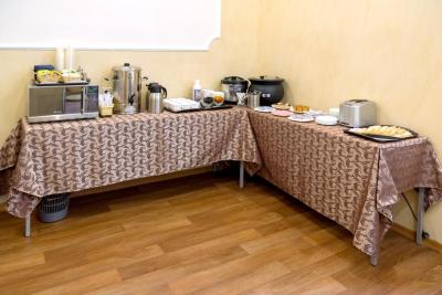 هتل آر ای نوسکی 44