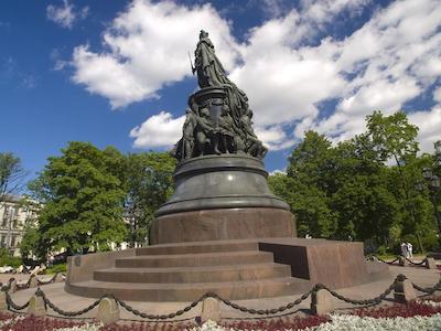 هتل آر ای نوسکی 44