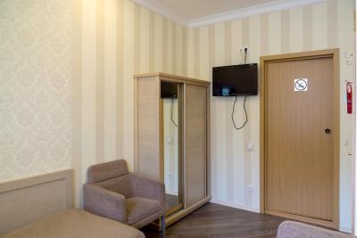 هتل آر ای نوسکی 44