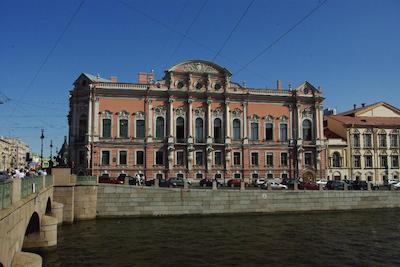 هتل آر ای نوسکی 44