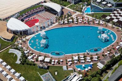 سلکتوم لاکچری ریزورت بلک