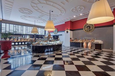 سلکتوم لاکچری ریزورت بلک