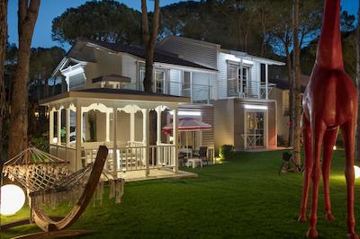 سلکتوم لاکچری ریزورت بلک