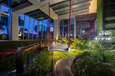 سلکتوم لاکچری ریزورت بلک