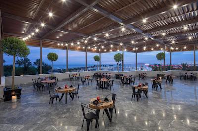 سلکتوم لاکچری ریزورت بلک