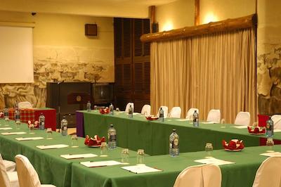 امبسلی سرنا سافاری لج