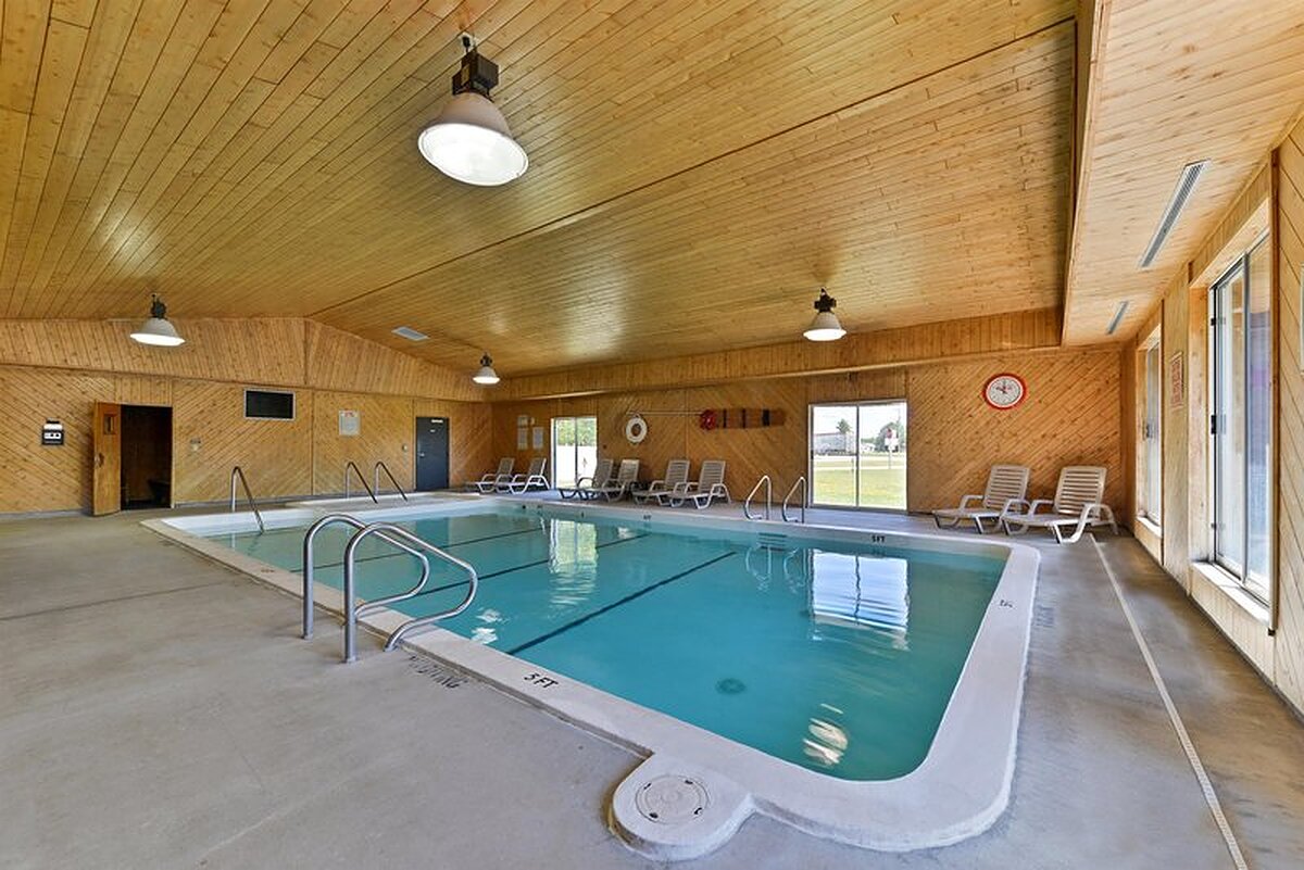 Americas Best Value Inn-Tahquamenon Country