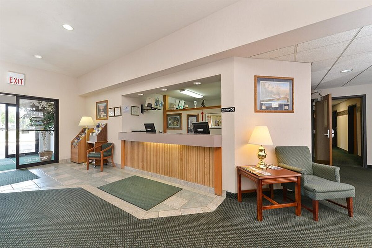 Americas Best Value Inn-Tahquamenon Country