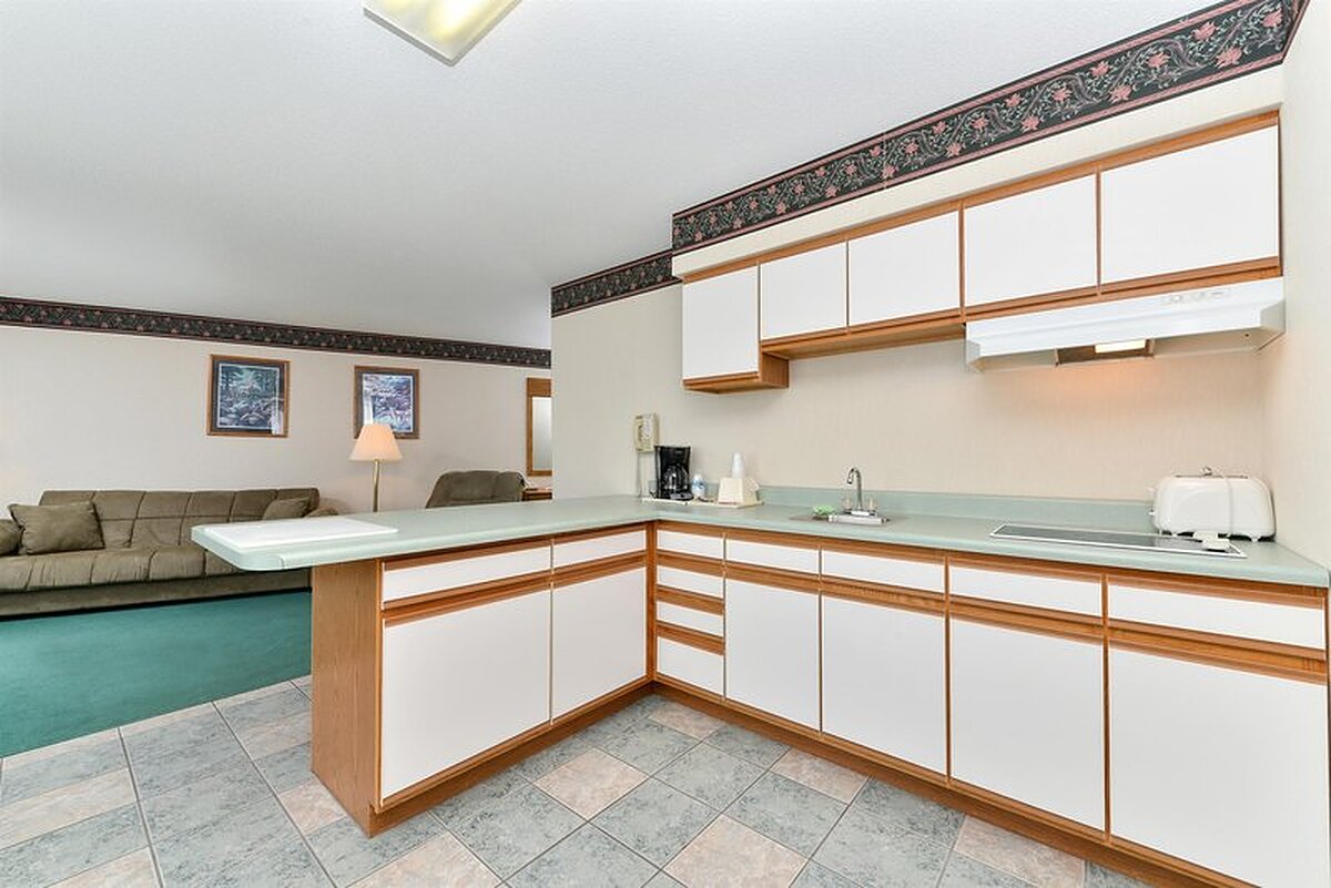 Americas Best Value Inn-Tahquamenon Country
