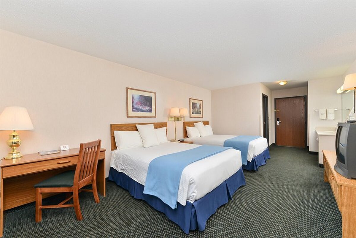 Americas Best Value Inn-Tahquamenon Country
