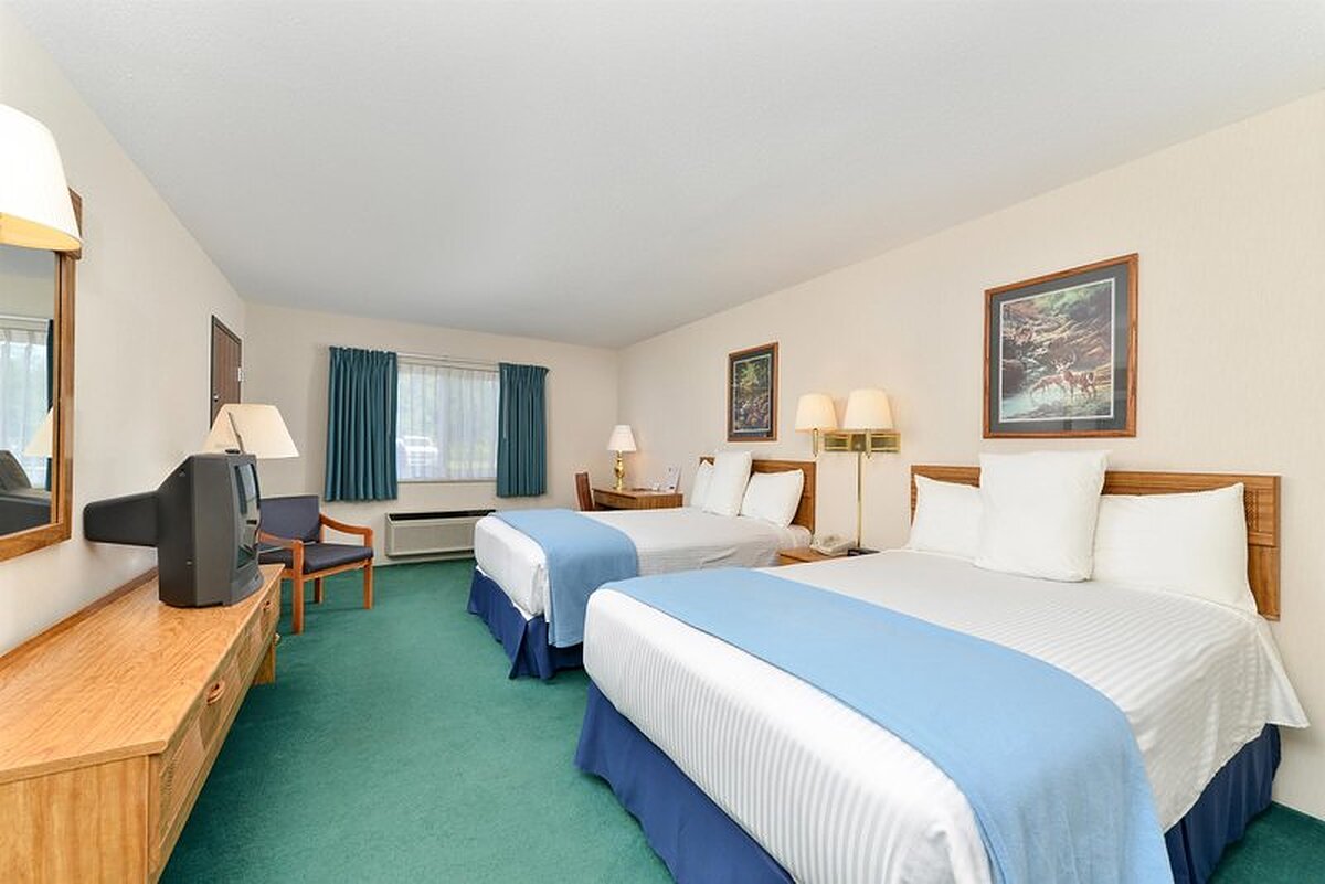 Americas Best Value Inn-Tahquamenon Country