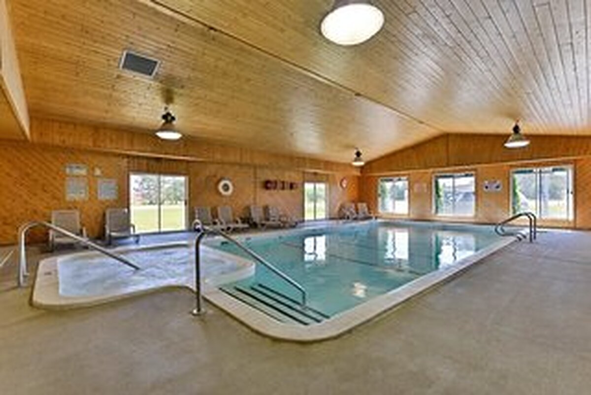 Americas Best Value Inn-Tahquamenon Country