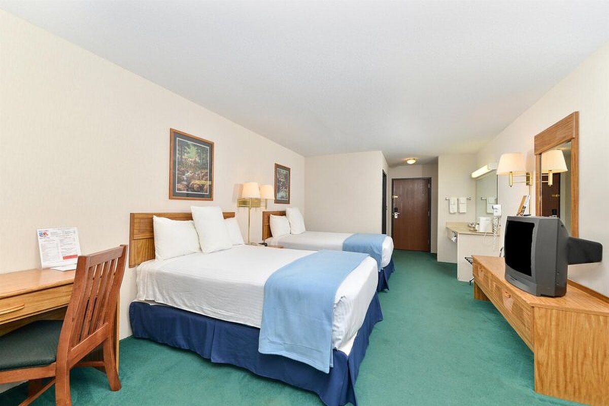 Americas Best Value Inn-Tahquamenon Country