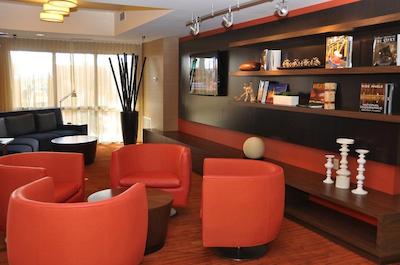 کورتیارد ناشویل/اُپریلاند