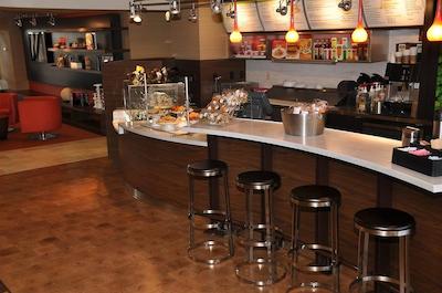 کورتیارد ناشویل/اُپریلاند