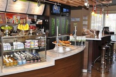 کورتیارد ناشویل/اُپریلاند