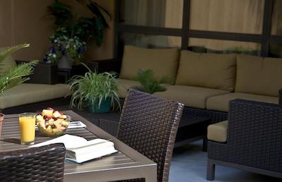 کورتیارد ناشویل/اُپریلاند