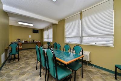 امریکاز بست والو این-کلولاند آیرپرت