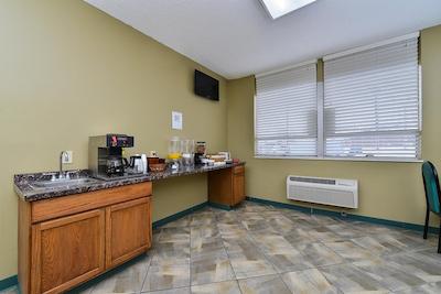 امریکاز بست والو این-کلولاند آیرپرت