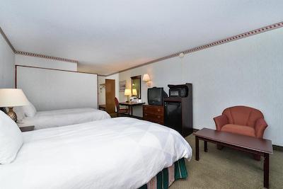 امریکاز بست والو این-کلولاند آیرپرت