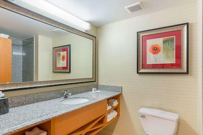 کمفرت سویتز ات ویرجینیا سنتر کمنز